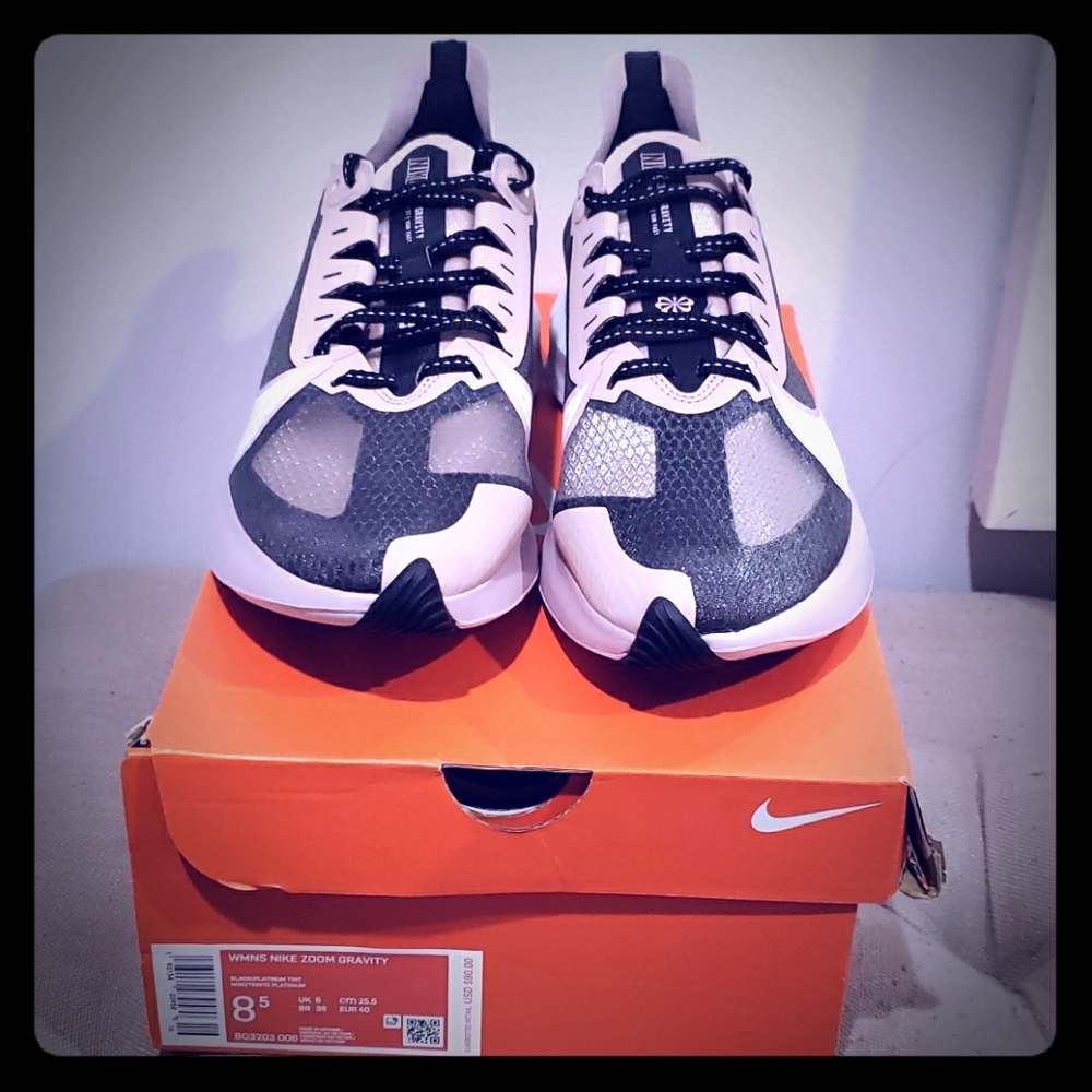 Nike zoom gravity